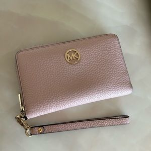 Michael Kors, pink wallet